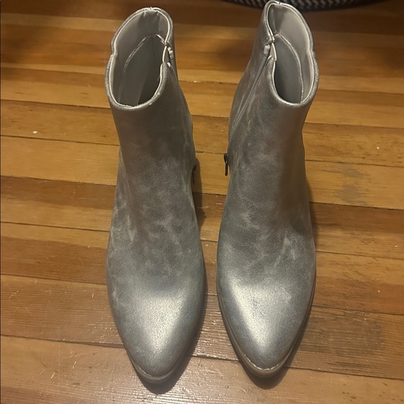 Universal Thread Silver Ankle Boots - Picture 4 of 4